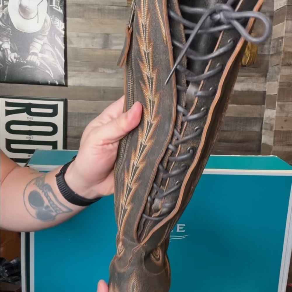 Brown Western-Style Women's Boots - Picture 2 of 9